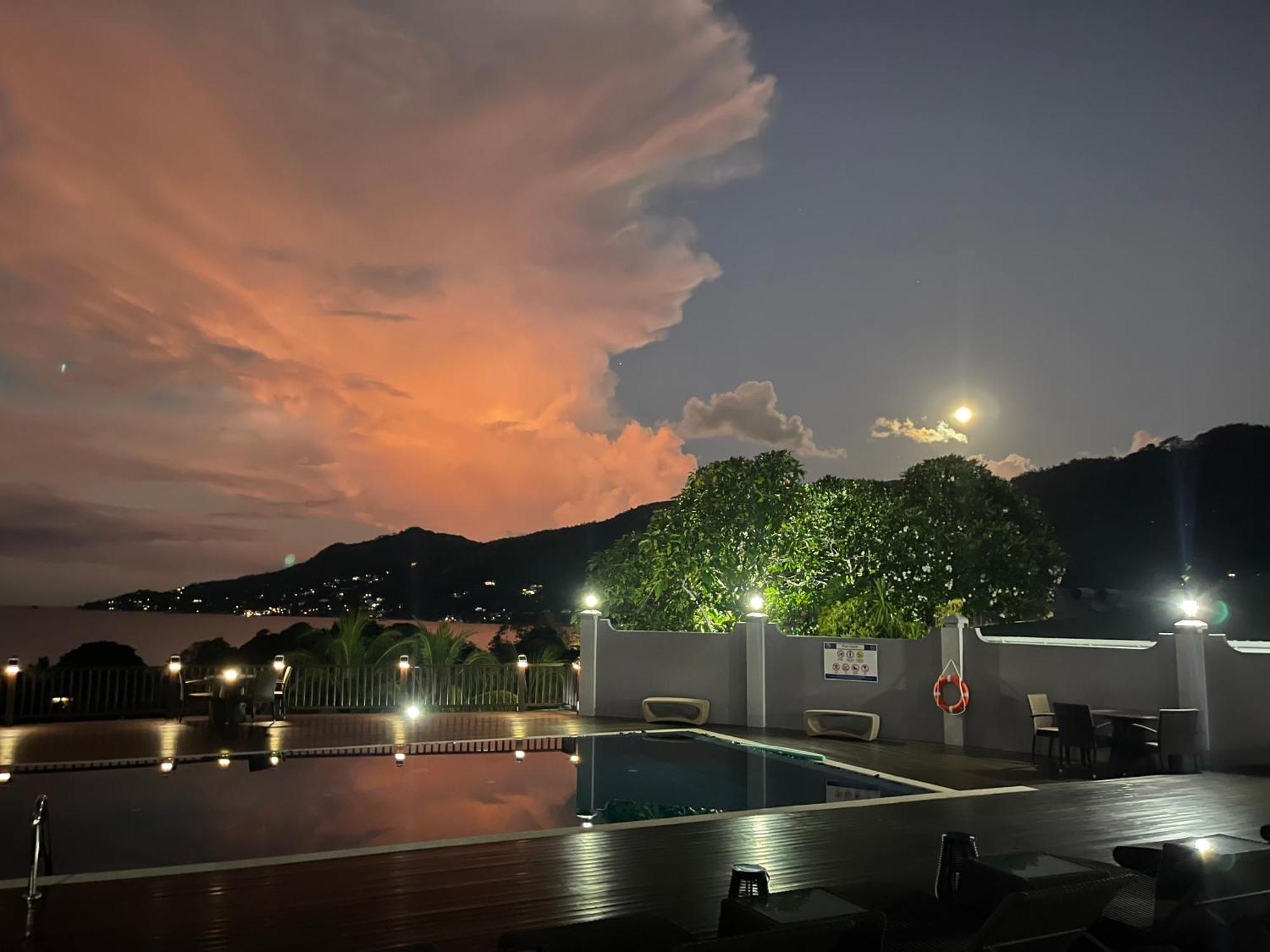 D'Offay Seaview Apartments โบวาลง ภายนอก รูปภาพ