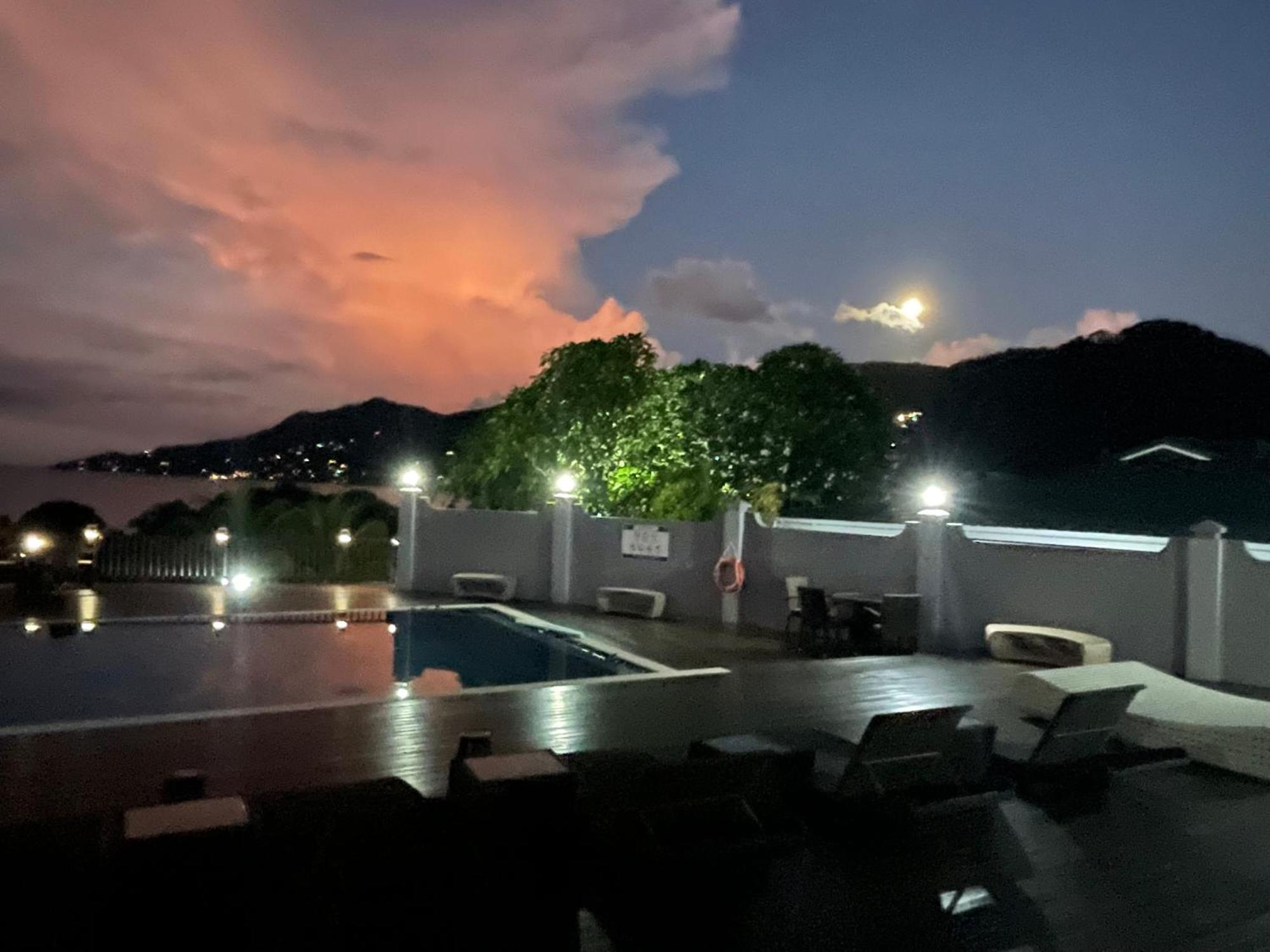 D'Offay Seaview Apartments โบวาลง ภายนอก รูปภาพ