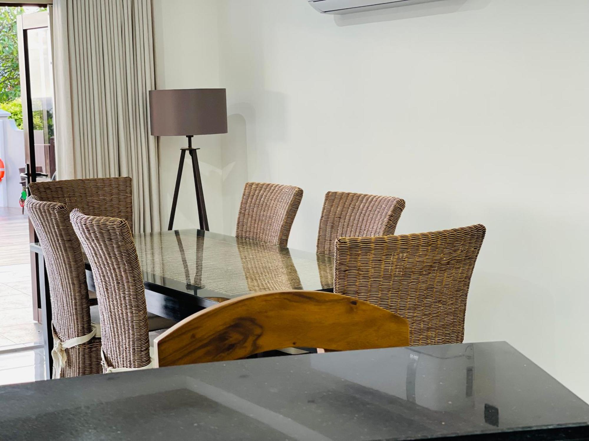 D'Offay Seaview Apartments โบวาลง ภายนอก รูปภาพ