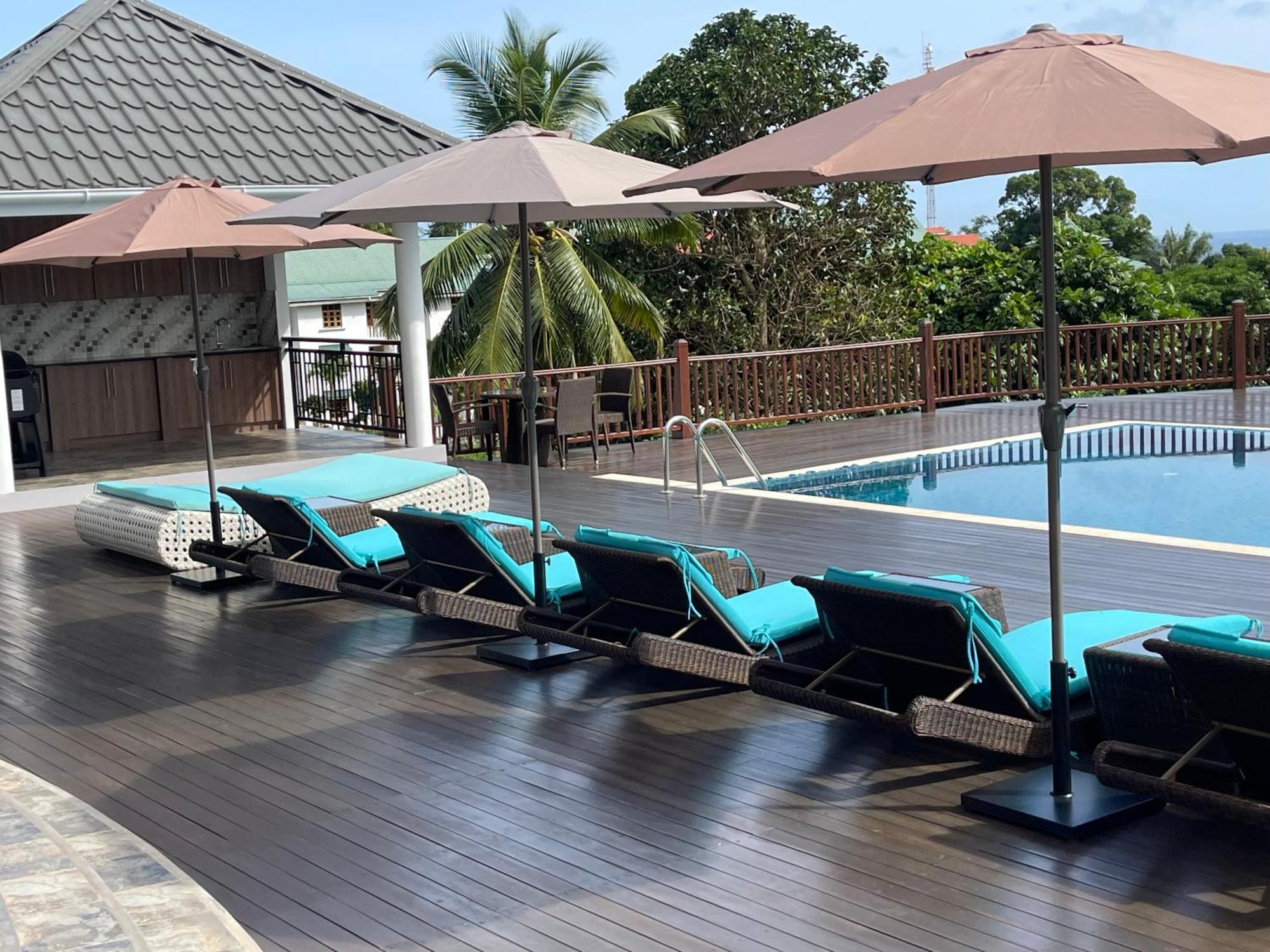 D'Offay Seaview Apartments โบวาลง ภายนอก รูปภาพ