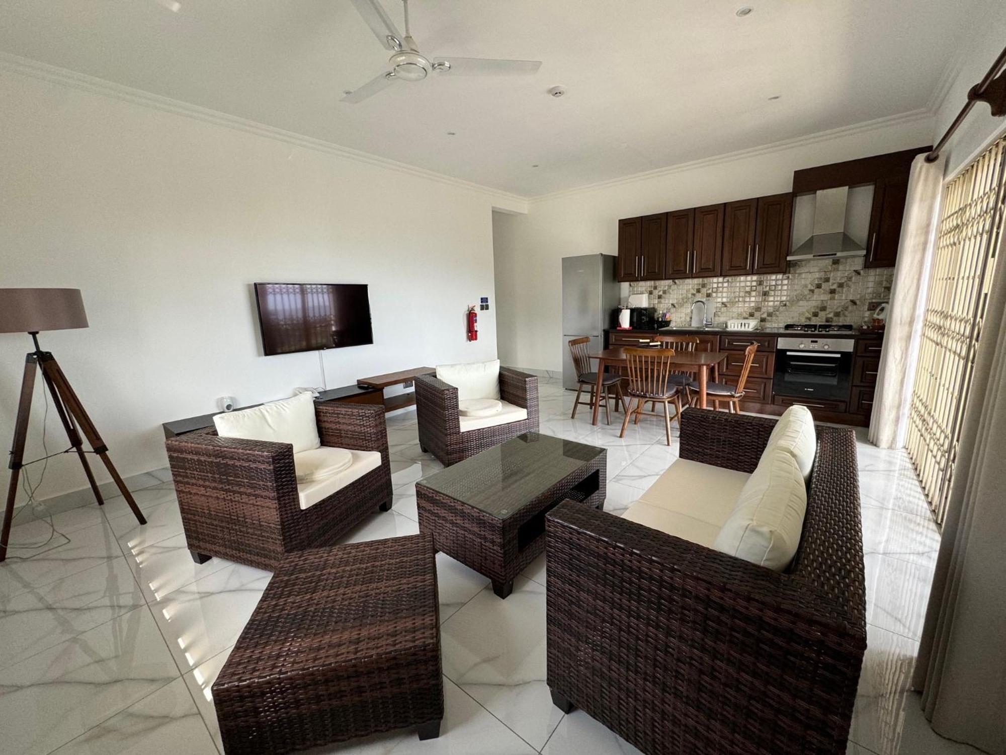D'Offay Seaview Apartments โบวาลง ภายนอก รูปภาพ