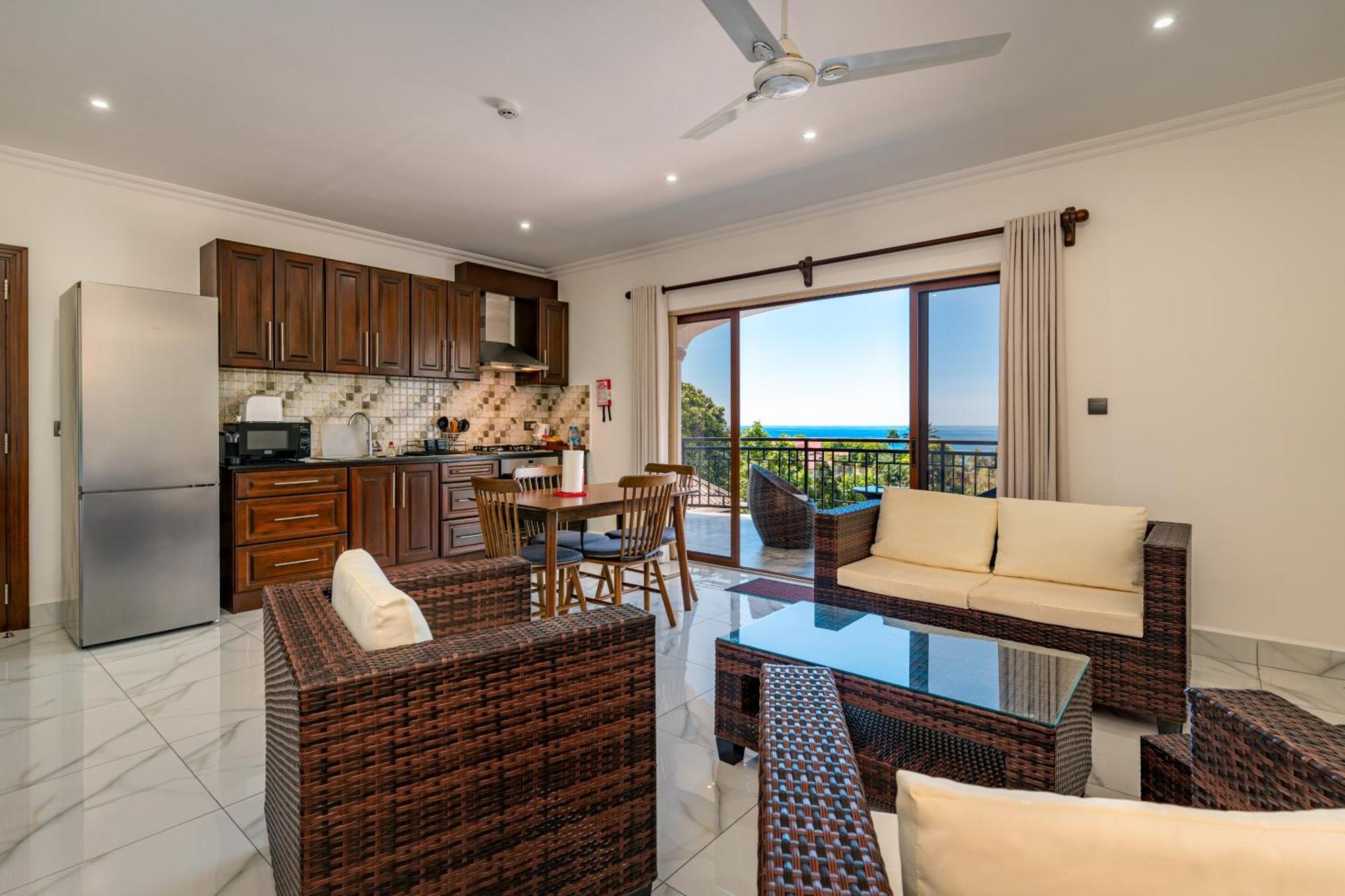 D'Offay Seaview Apartments โบวาลง ภายนอก รูปภาพ