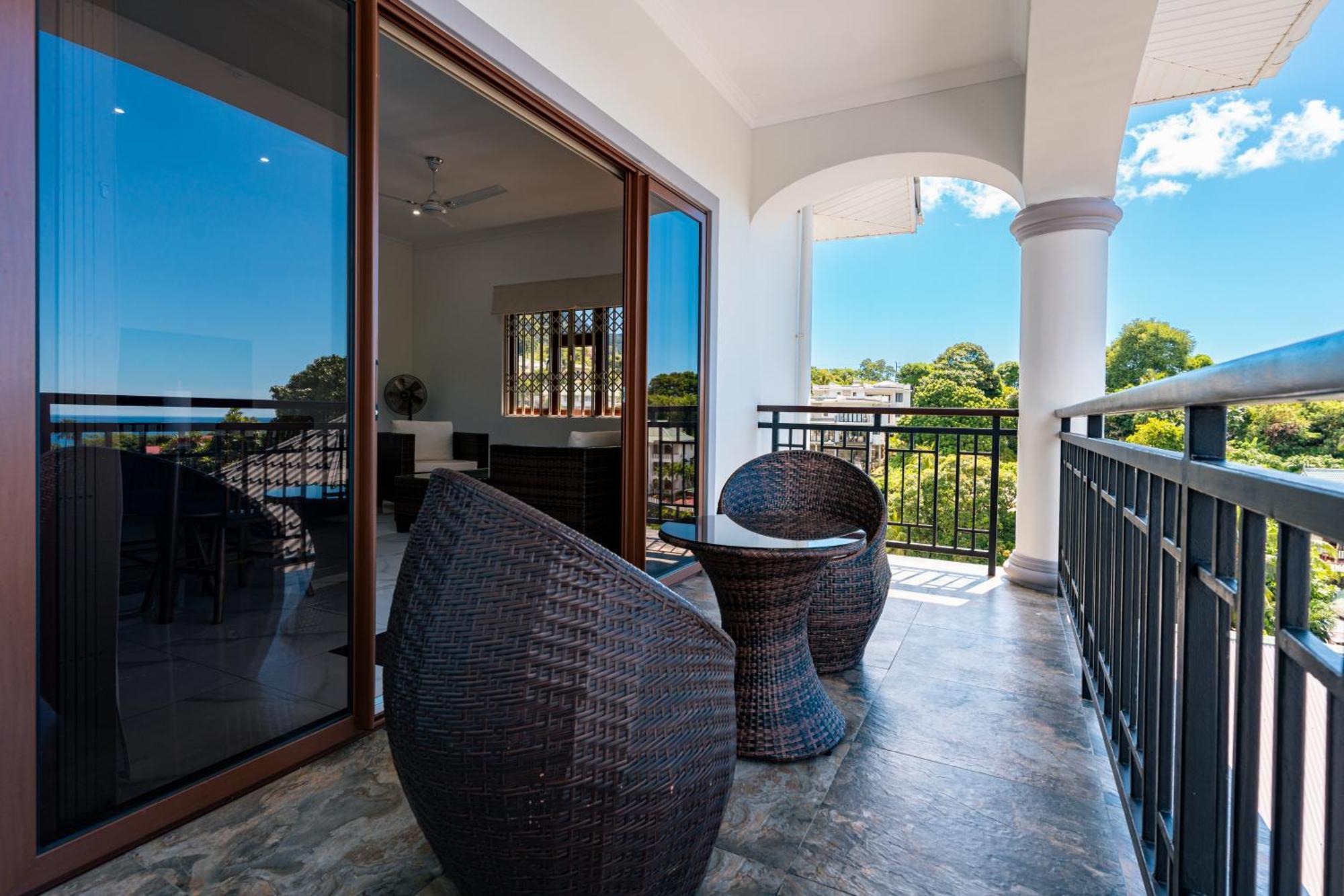 D'Offay Seaview Apartments โบวาลง ภายนอก รูปภาพ