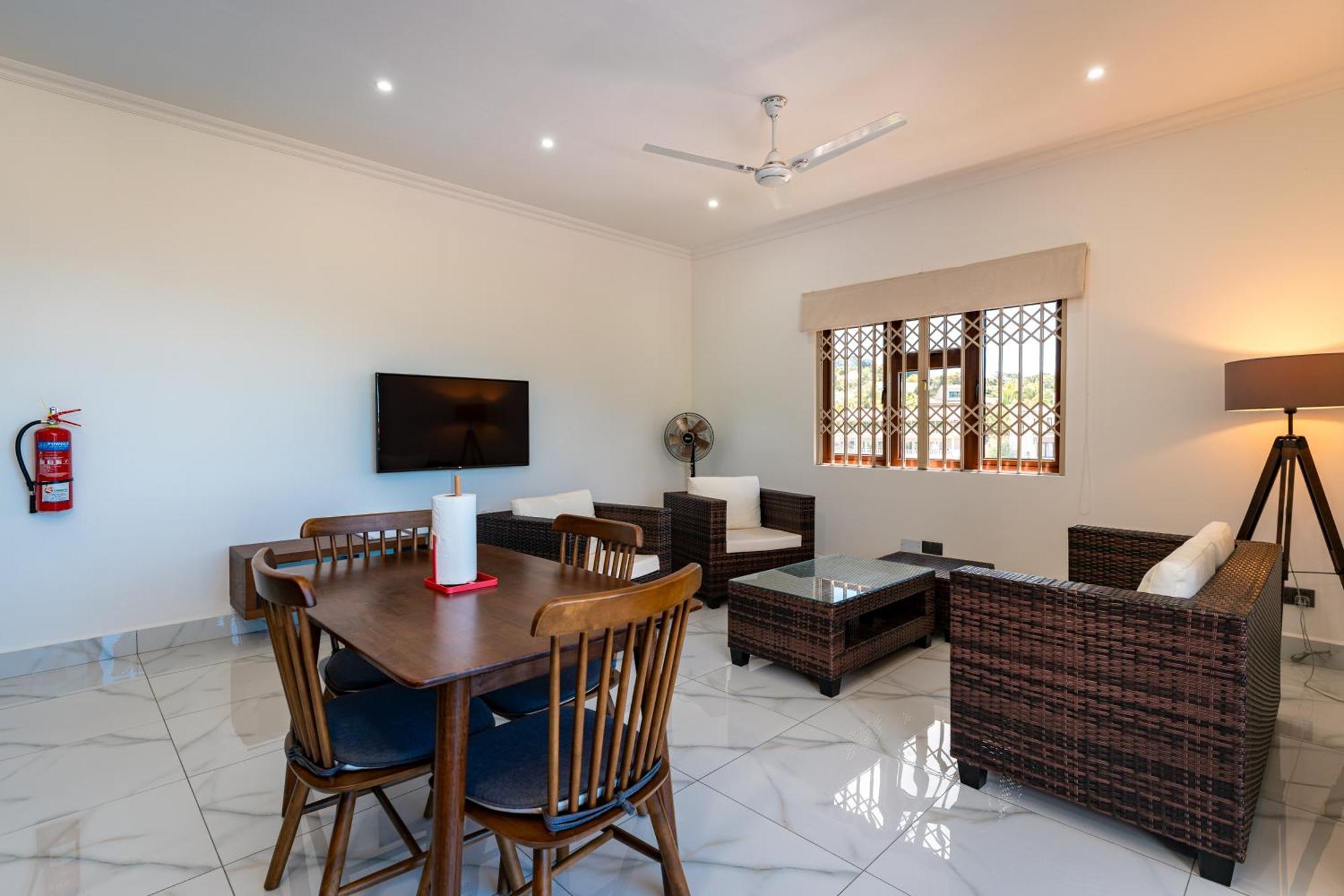D'Offay Seaview Apartments โบวาลง ภายนอก รูปภาพ