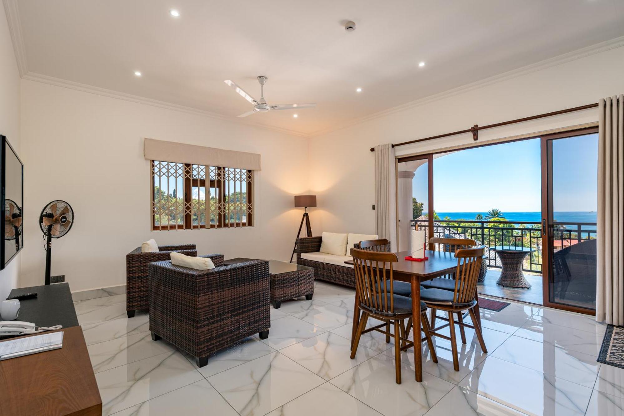 D'Offay Seaview Apartments โบวาลง ภายนอก รูปภาพ