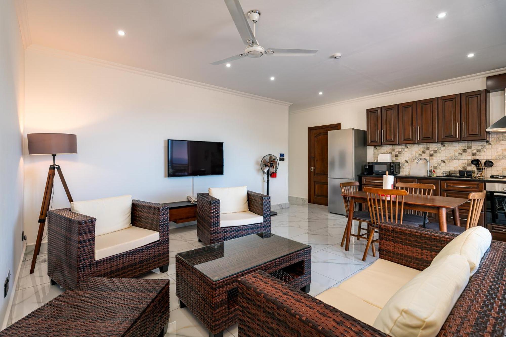 D'Offay Seaview Apartments โบวาลง ภายนอก รูปภาพ